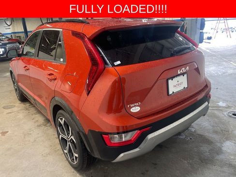 Used 2023 Kia Niro EX Touring image 31