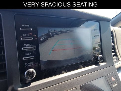 Used 2019 Toyota Sienna L w/ Carpet Mat Package FWD image 21