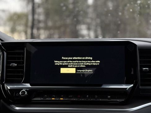 New 2026 GMC Sierra 1500 SLT image 19