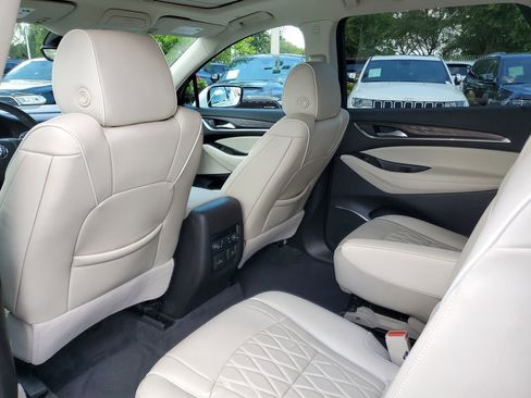 Used 2022 Buick Enclave Avenir image 10