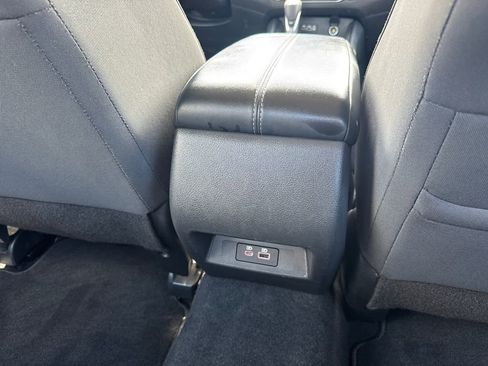 Used 2025 Nissan Altima 2.5 SV FWD image 19