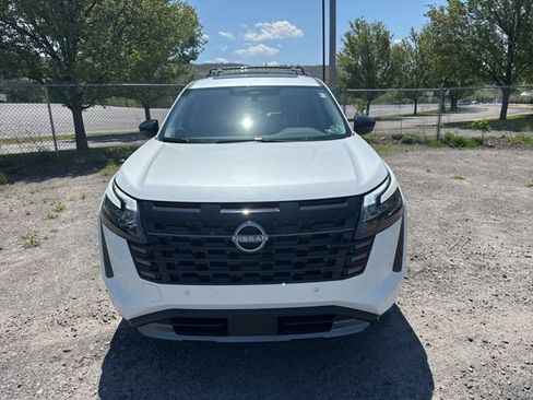 New 2026 Nissan Pathfinder SL w/ SL Premium Package AWD/4WD image 2
