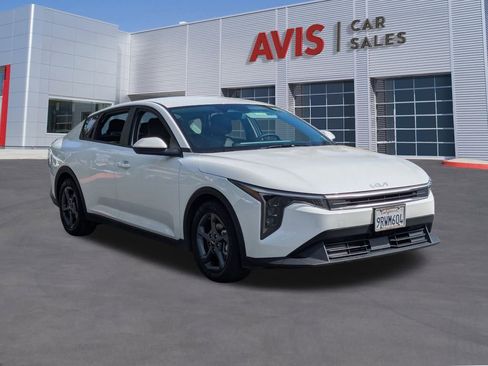 Used 2025 Kia K4 LXS image 3