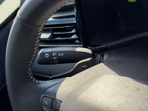 Used 2025 Toyota Camry SE w/ Convenience Package FWD image 27