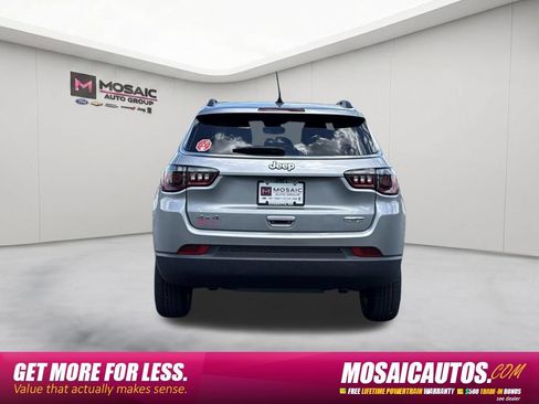 Used 2024 Jeep Compass Latitude AWD/4WD image 6