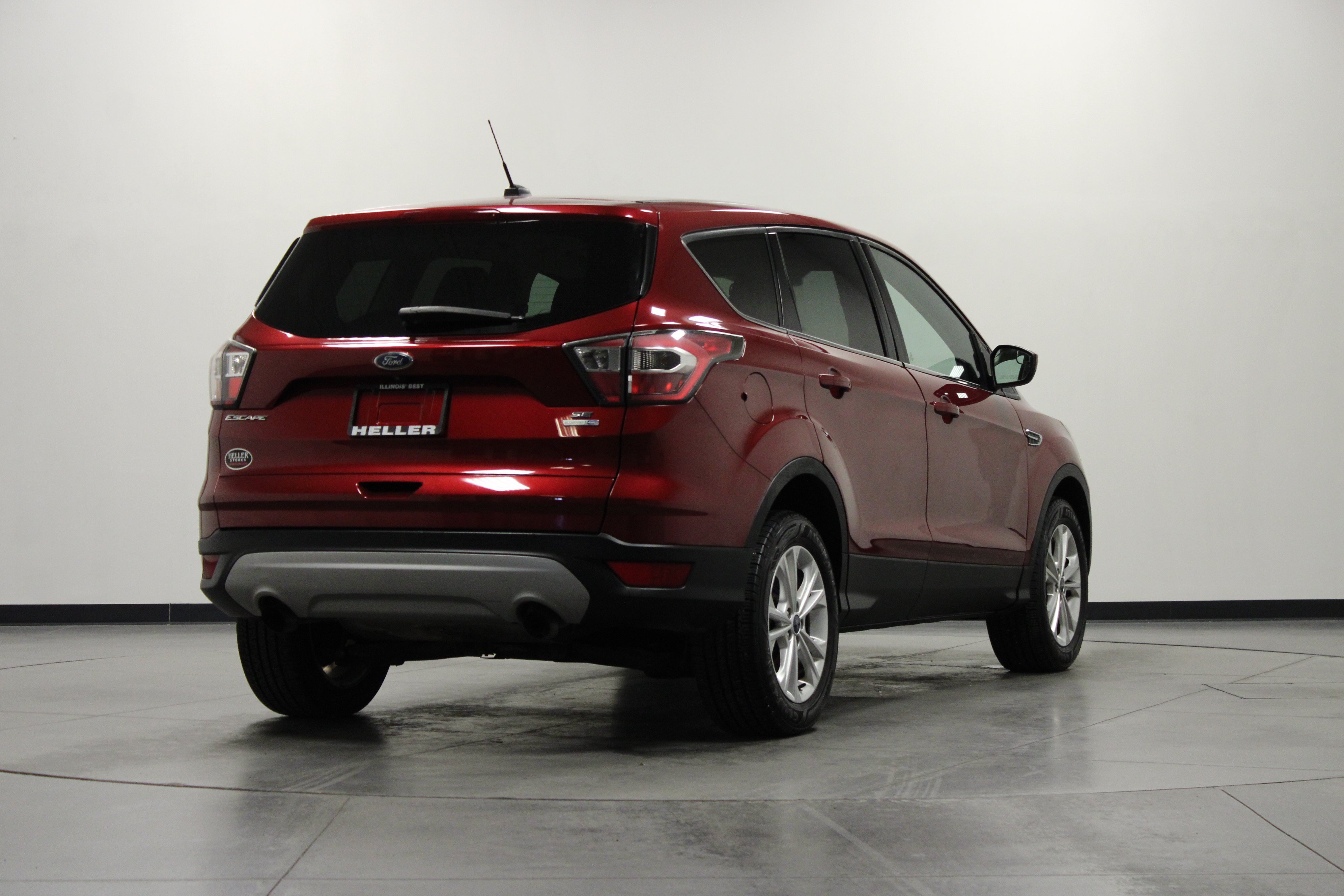 Used 2017 Ford Escape SE AWD/4WD image 4