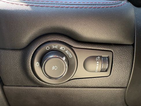 Used 2022 Dodge Durango R/T AWD/4WD image 21