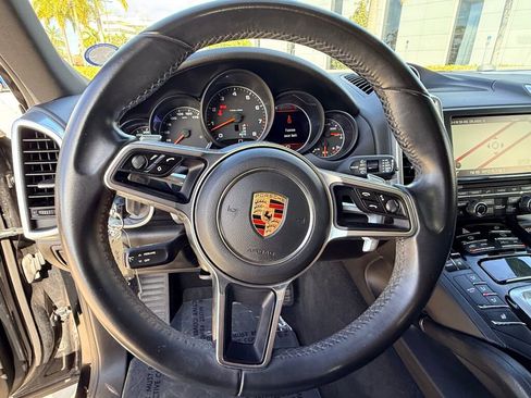 Used 2016 Porsche Cayenne image 29