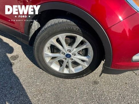 Used 2017 Ford Escape SE FWD image 16