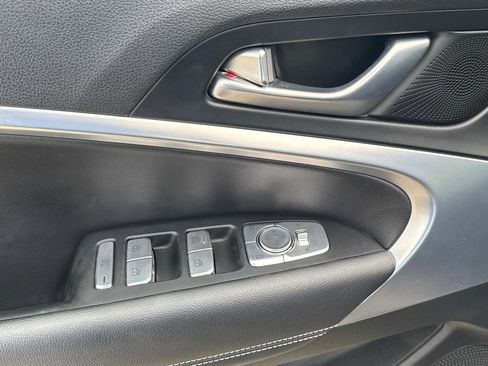 Used 2023 Genesis G70 2.0T RWD image 21