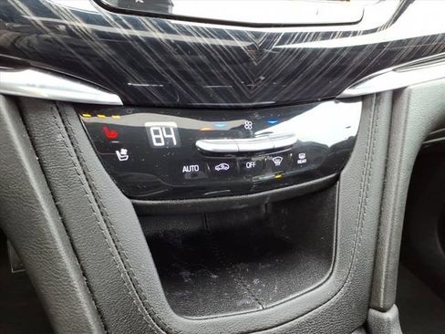 Used 2024 Cadillac XT6 Premium Luxury image 32