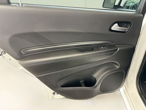 Used 2021 Dodge Durango SXT image 27