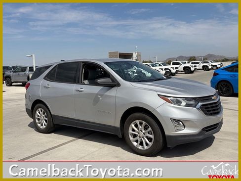 Used 2018 Chevrolet Equinox LS FWD image 1