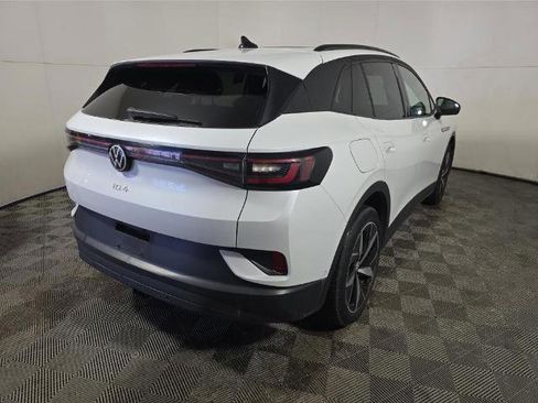 Used 2023 Volkswagen ID.4 Pro S image 3