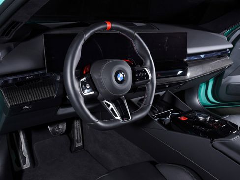 Used 2025 BMW M5 w/ Carbon Package image 4