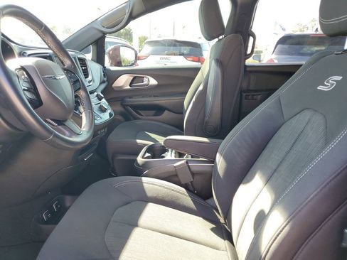 Used 2018 Chrysler Pacifica Touring Plus w/ S Appearance Package image 22