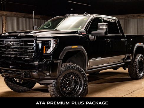 Used 2025 GMC Sierra 2500 AT4 image 5