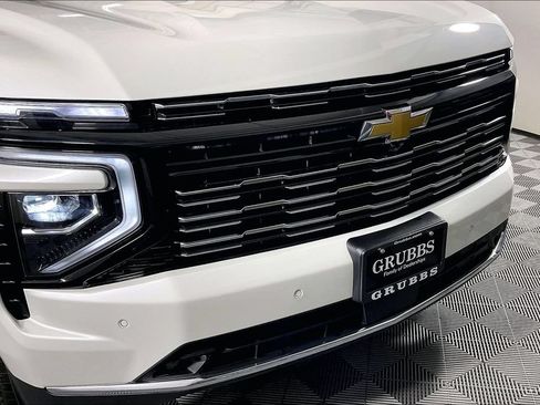 Used 2025 Chevrolet Tahoe High Country AWD/4WD image 40