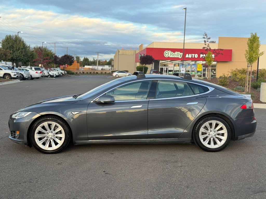 Used 2015 Tesla Model S 85D AWD/4WD image 5