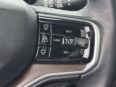 Used 2022 Jeep Grand Wagoneer Series I w/ Flexible Seating Group AWD/4WD image 18