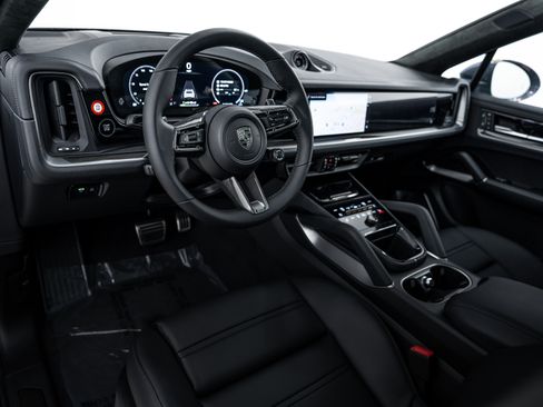 New 2026 Porsche Cayenne Turbo image 4