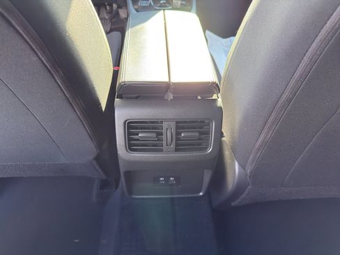 Certified 2023 Nissan Rogue SV image 31