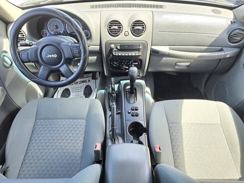Used 2006 Jeep Liberty Sport AWD/4WD image 12