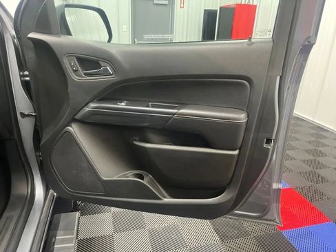 Used 2022 GMC Canyon AT4 w/ Trailering Package AWD/4WD image 11