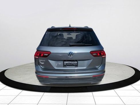 Used 2021 Volkswagen Tiguan SE w/ Panoramic Sunroof Package image 4