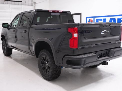 New 2026 Chevrolet Silverado 1500 ZR2 w/ Dark Appearance Package AWD/4WD image 7