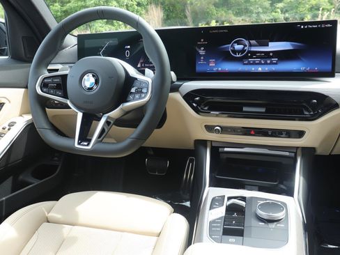 New 2026 BMW 330i Sedan w/ M Sport Package RWD image 27