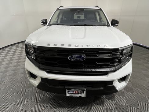 Used 2025 Ford Expedition Active image 9