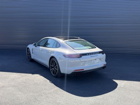 Used 2019 Porsche Panamera Turbo image 3