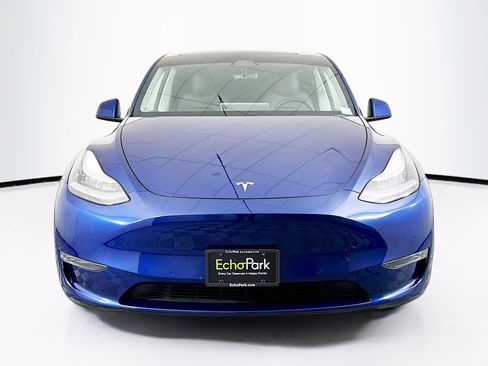 Used 2020 Tesla Model Y Long Range image 2