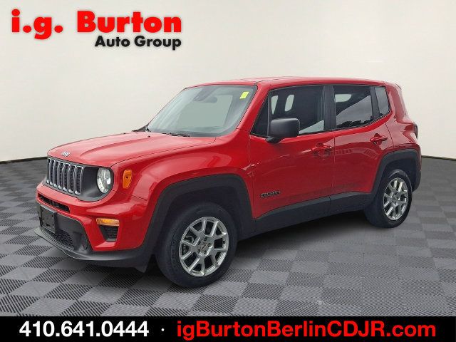 Used 2023 Jeep Renegade Latitude AWD/4WD image 3