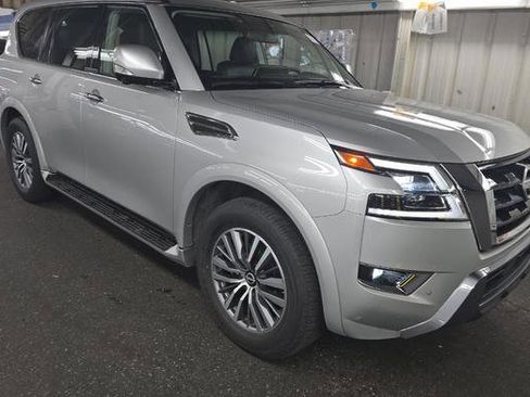 Used 2024 Nissan Armada SL image 2