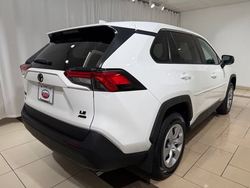Used 2024 Toyota RAV4 LE AWD/4WD image 5