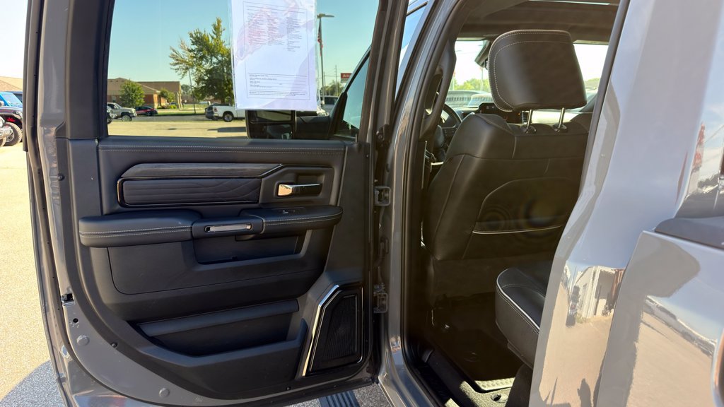 Used 2026 RAM 2500 Limited AWD/4WD image 16