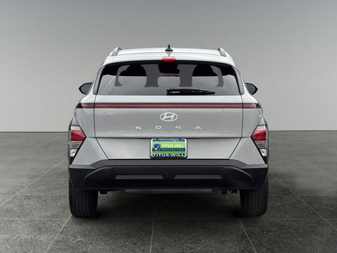 Used 2025 Hyundai Kona SEL FWD image 7