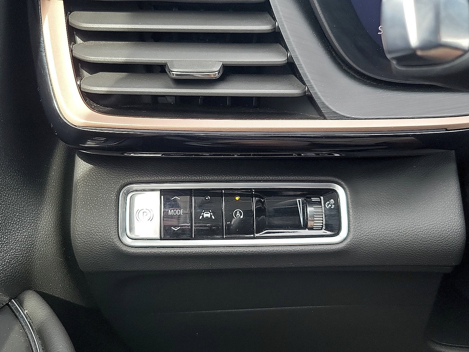 Used 2025 Buick Envision Sport Touring AWD/4WD image 14