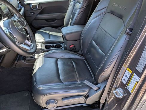 Certified 2019 Jeep Wrangler Unlimited Sahara w/ Dual Top Group AWD/4WD image 22