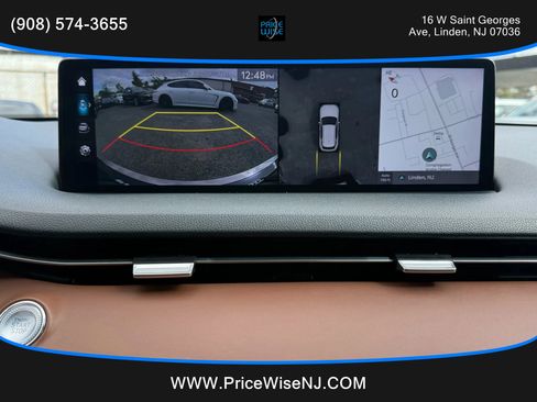 Used 2022 Genesis GV70 2.5T w/ Advanced Package image 17