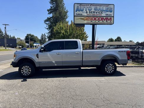 Used 2022 Ford F350 Lariat AWD/4WD image 2
