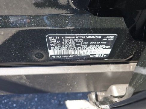 New 2025 Mitsubishi Outlander SE image 14