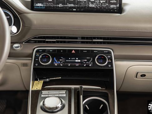 Used 2024 Genesis GV80 2.5T w/ Advanced Package image 40