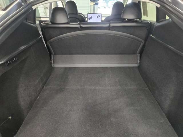 Used 2024 Tesla Model Y Long Range AWD/4WD image 26