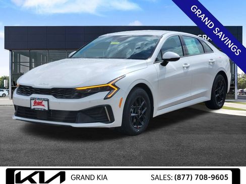 New 2026 Kia K5 LXS FWD image 4