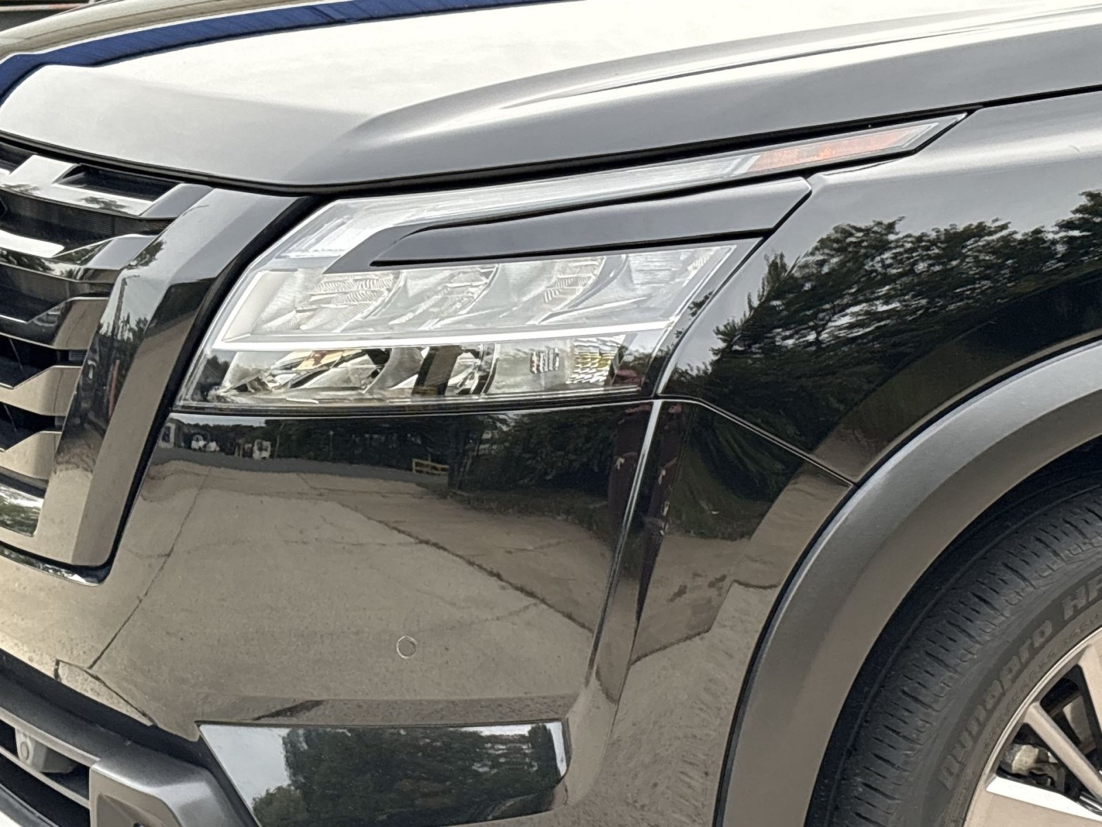 Used 2023 Nissan Pathfinder SL w/ SL Premium Package AWD/4WD image 8