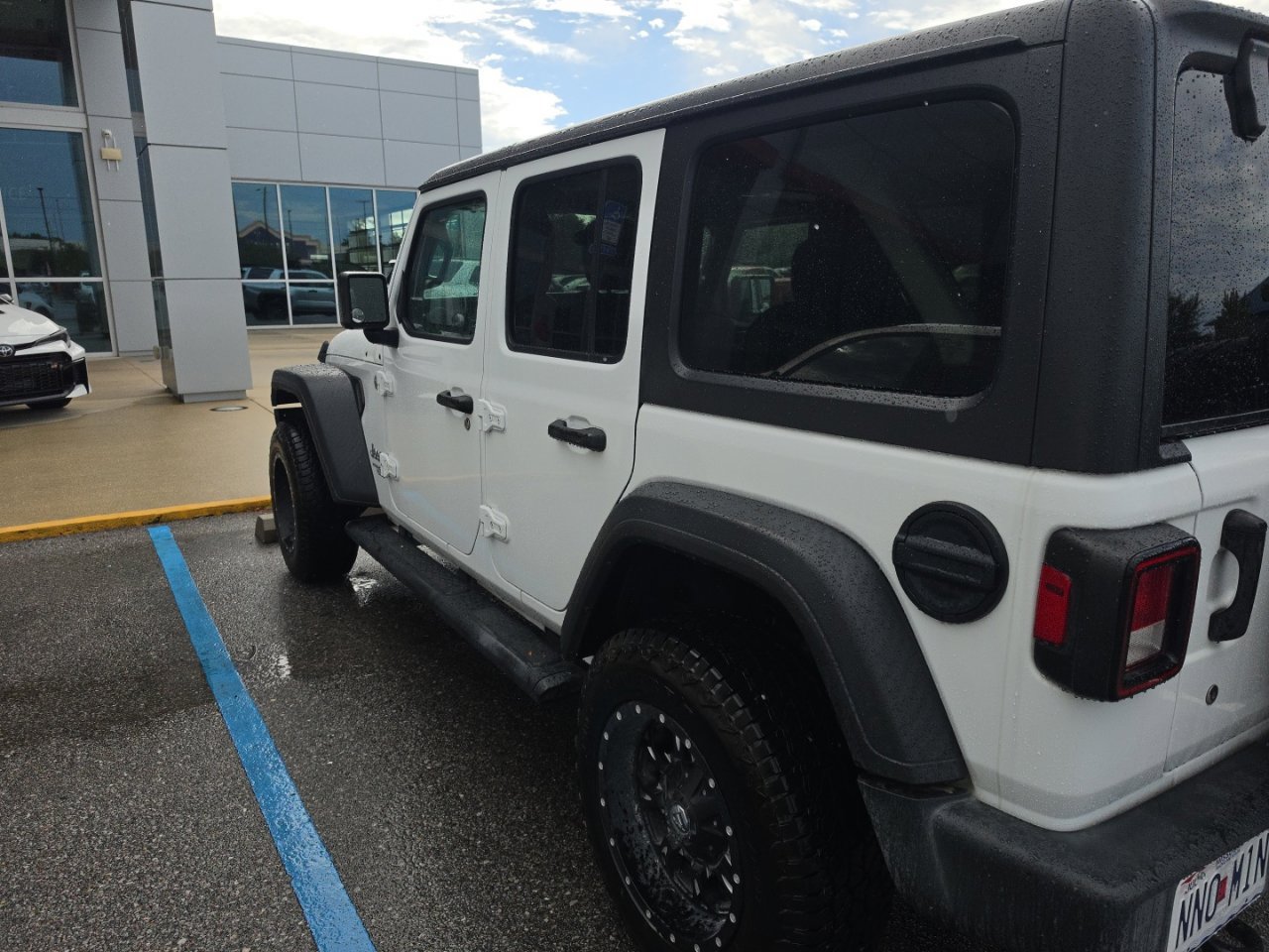 Used 2019 Jeep Wrangler Unlimited Sport w/ Technology Group AWD/4WD image 4