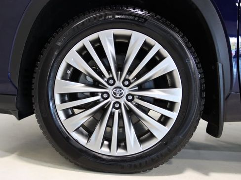 Used 2021 Toyota Highlander Platinum image 79